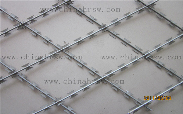 帶刺鐵絲網(wǎng)價格 帶刺鐵絲網(wǎng)價格