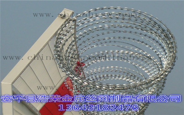 刀片刺繩安裝效果圖 刀片刺繩安裝效果圖