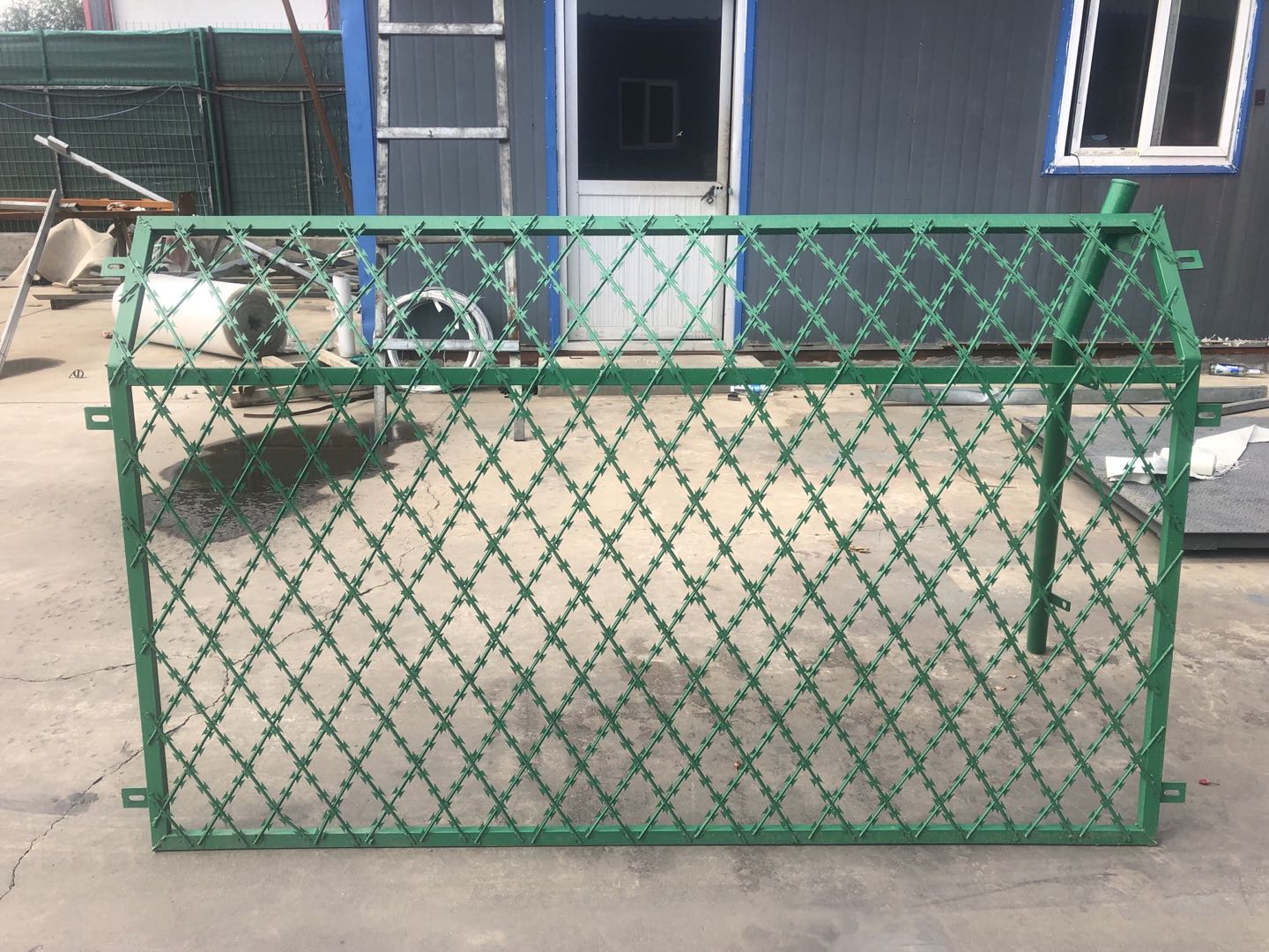 刀片刺繩圍欄 刀片刺繩圍欄